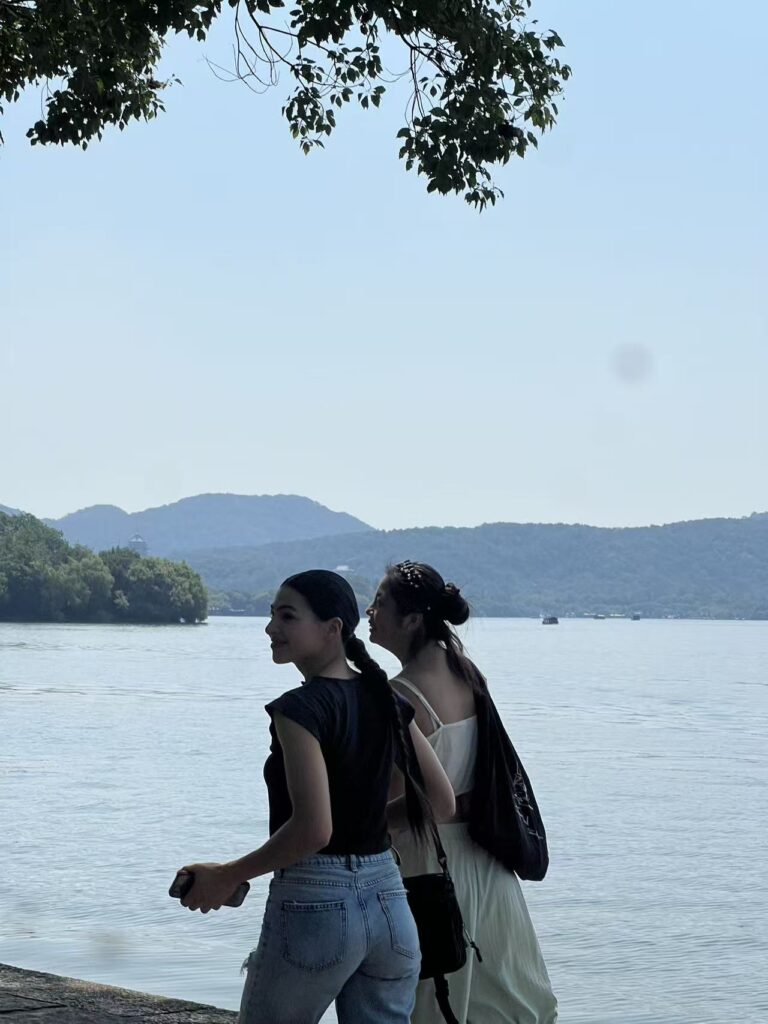 Private Car Tour vs Walking Tour in Hangzhou: A Guide’s Honest Comparison